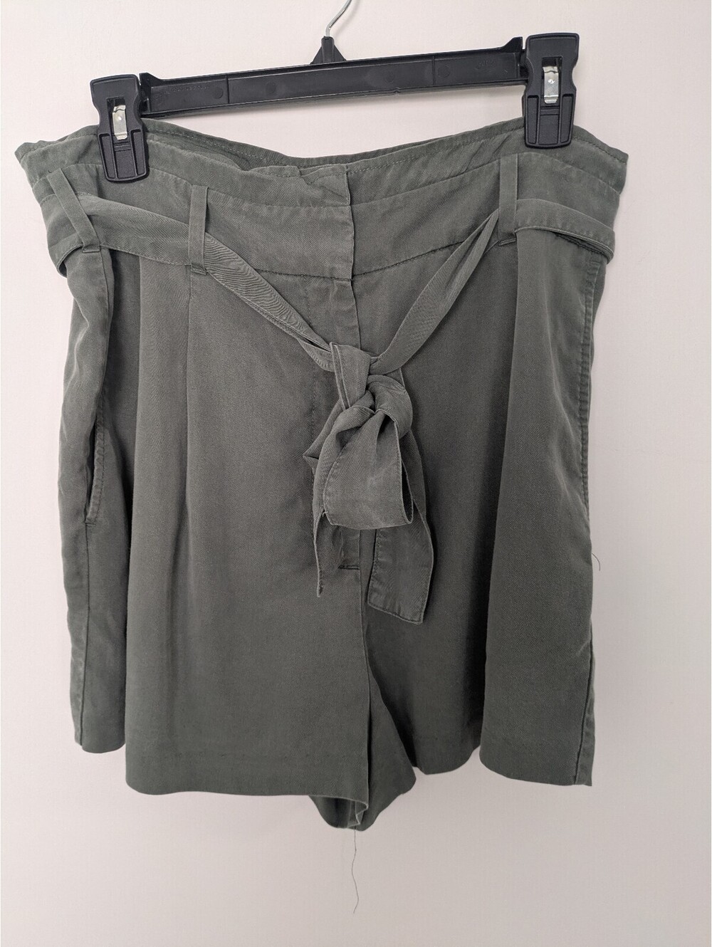 The Group by Babaton Aritzia Olive Green Tie Belt High Rise Shorts Size 12 Clean